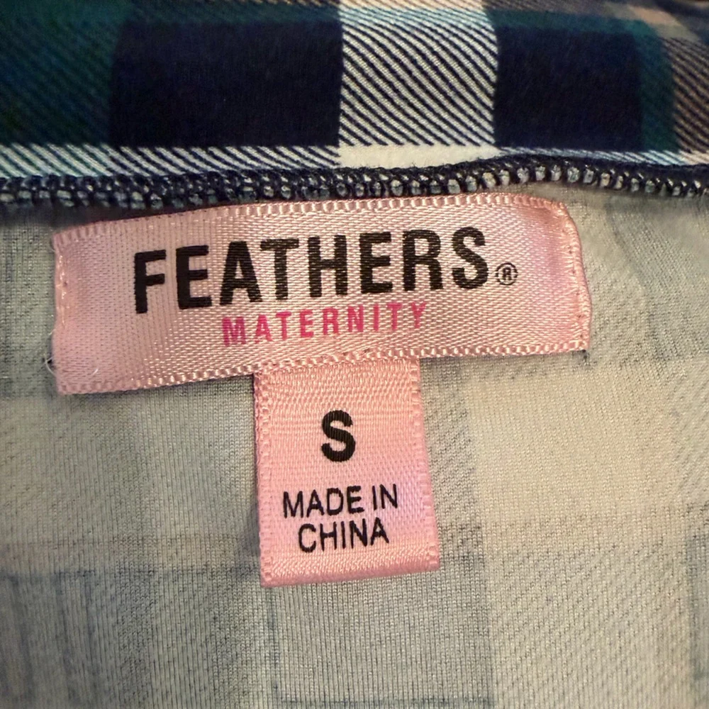 Feathers Maternity Plaid Shirt - Picture 3 of 4